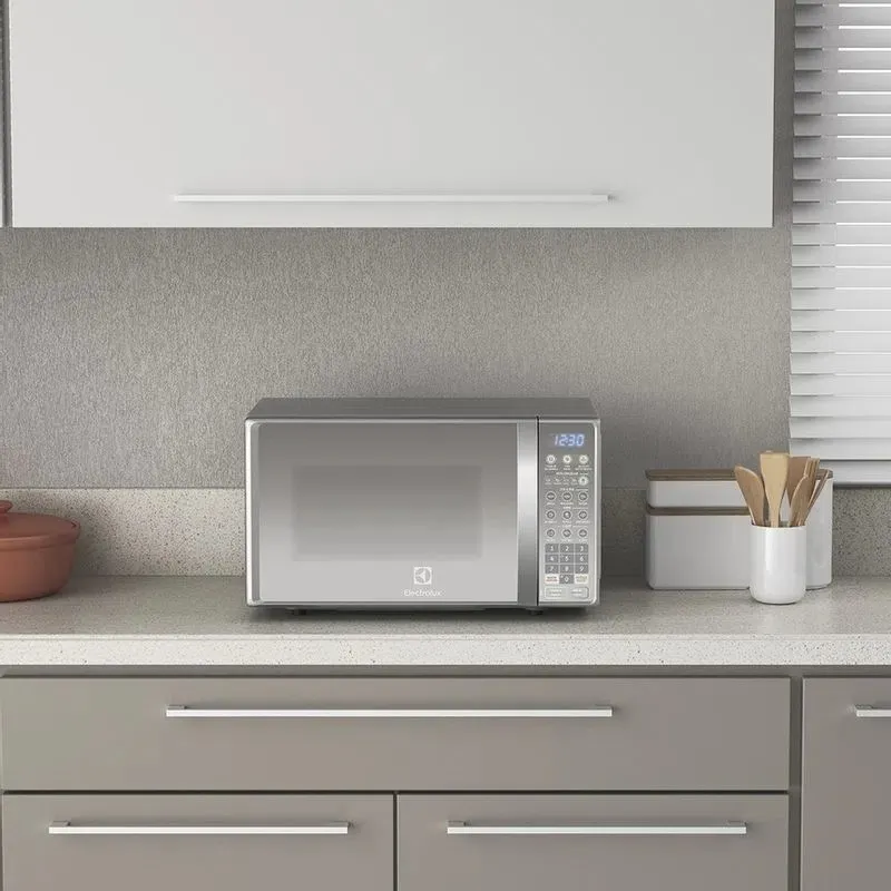 Micro-ondas Electrolux 20L cor Inox Espelhado com Função Tira Odor (MT30S)