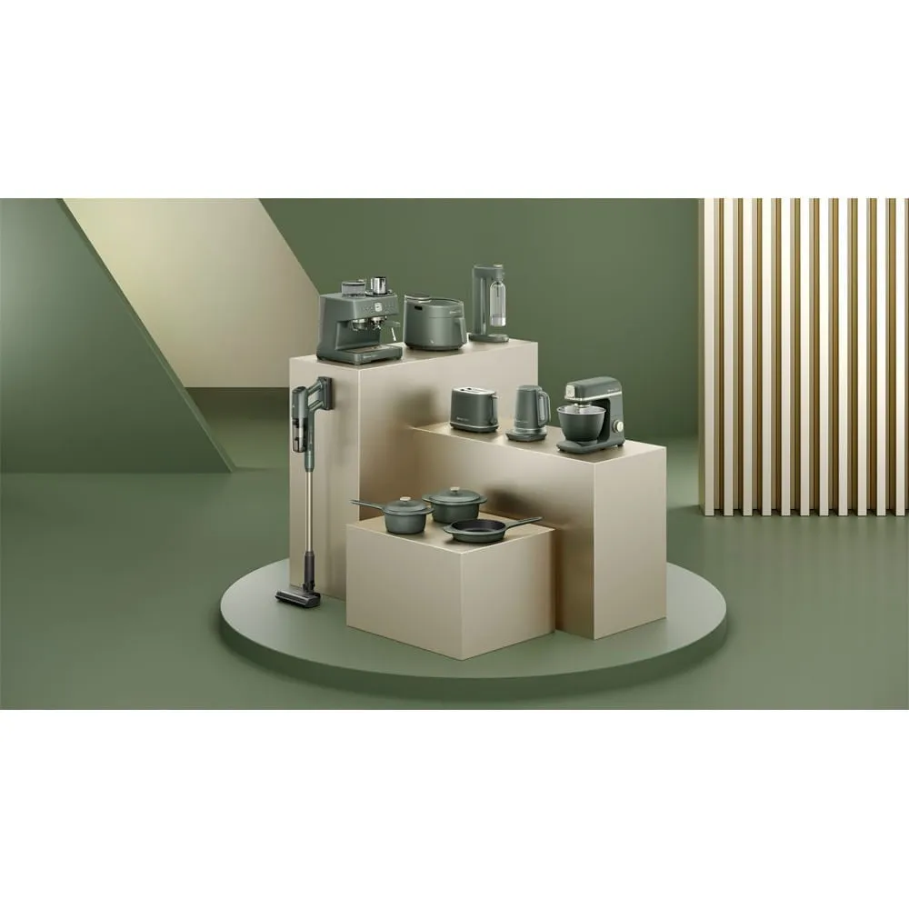 Cafeteira Espresso Electrolux Verde Moedor Integrado Linha 100 anos Celebre Rituais (ECM95)