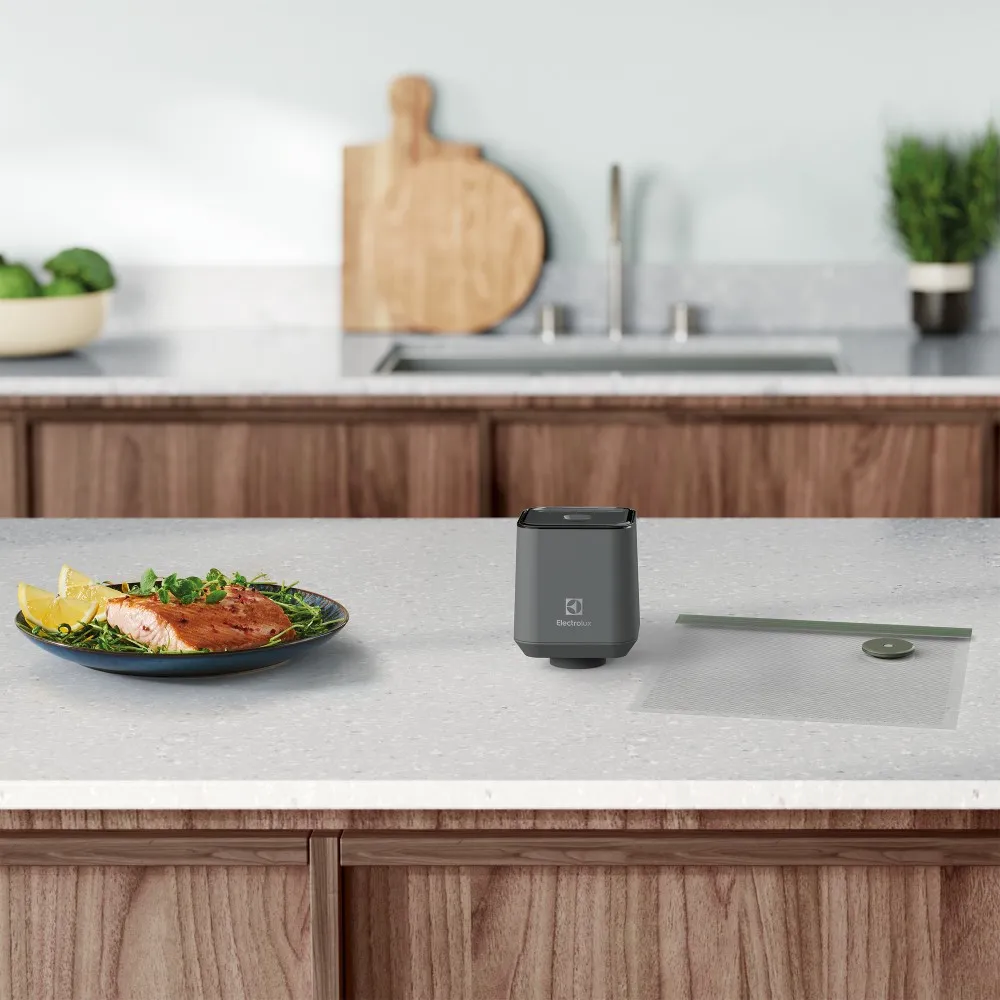 Kit Seladora a Vácuo Portátil com 5 Sacos Herméticos + Potes Herméticos de Vidro para Fechamento a Vácuo 02 Unidades Electrolux